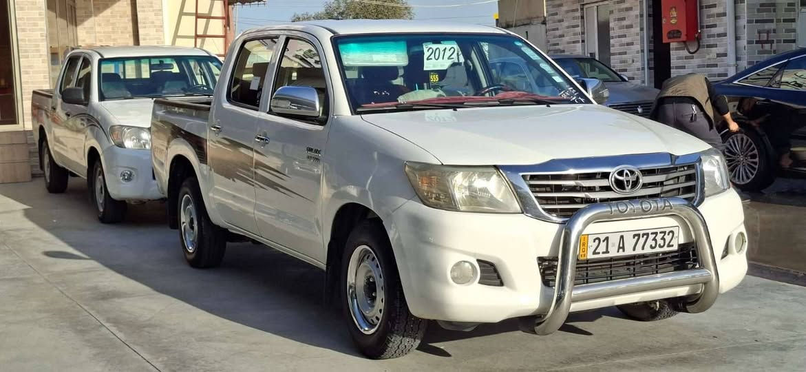 مەرزیە مۆدیل 2012
گێڕ و مەکینەی بەشەرت سەیارەکە 210هەزار ڕۆشتووە 
چوار تایە و ویلی نوێی لە ژێرایه 
چرکە لە قەلبیانیە 
مەکینەی نەکراوەتەوە 
دووپارچەی پێوەیە سۆنەرەکەیی داندراوه
سەنەوی تازەیە بەناوی خۆمانەوەیە 
بۆ زانینی نرخ پەیووەندی بکەن بەو ژمارە تەلەفوونەوە/***********/***********
شوێن/تەکیە
ژمارەیی خاوەنی لە ڕەسمەکاندا داندراوە
