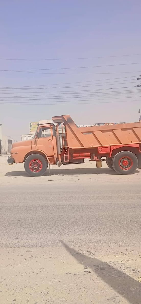 للبيع مان موديل 82 مكفول كفاله عامه رقم انبار نكليزي سعر ٢٨ وبي مجال ***********
