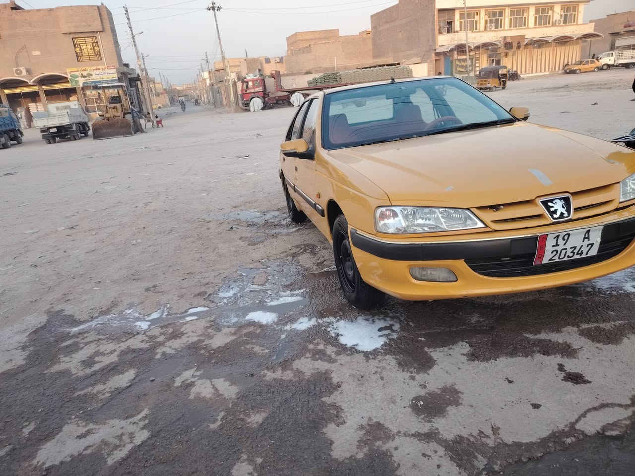 سلام عليكم للبيع بيجو بارص موديل 2012رقم كربلاء انكليزي مكينه وكير جدد مصفره هيئه وغرامات موجودة بكربلاءالسعر 28وبيها مجال قليل للتواصل***********
