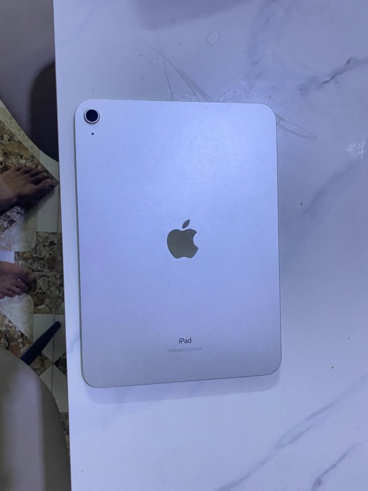 آيفون X • ٦٤ • شاحن وجراب