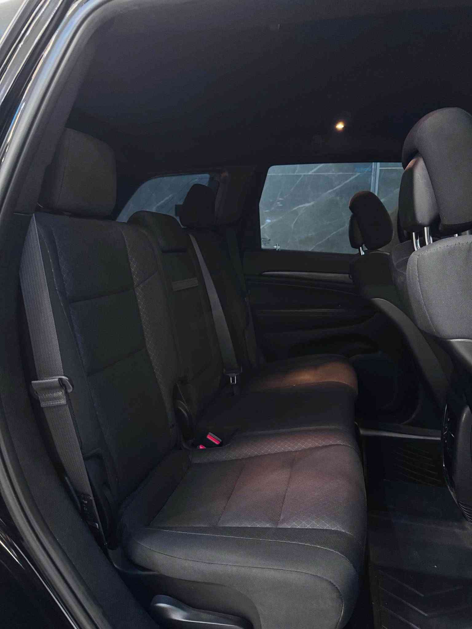 Jeep grand cherokee      2019       4+4

جێپ گراند چیرۆکی 
کلین تایتل 
  80 هەزار مایل ڕۆشتووە
گێڕ و مەکینە نەکراوەتەوە 
کارەباییات و حەماوە بەشەرت 
تەبرید مەزبوت سارد و گەرم بەشەرت
تەبرید مەرکەزی 
لایت لید 
بەسمە 
شاشە 
گێچ ئلیکترۆنی 
تەحویل و غرامە بەشەرت 
نرخ : 205 $ 💵
شوێن : سلێمانی 
ژم: *********** السليمانية, العراق
