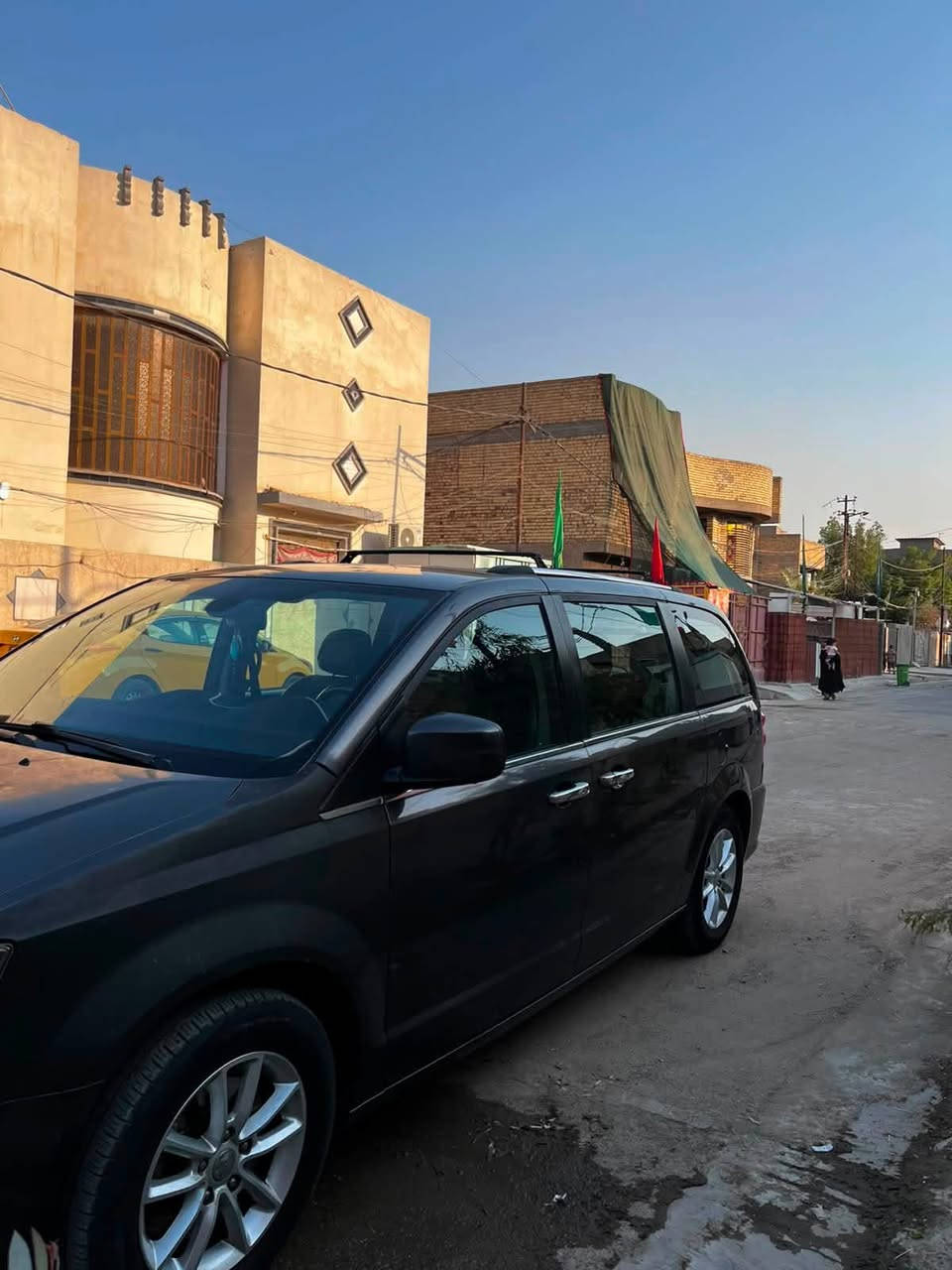 السلام عليكم 
للبيع دوج كرفان ٢٠١٩
1 مواصفات السيارة SXT
2 تشغيل عن بعد 
٣ بيبان كهربائية + صندوق كهربائي 
٤ تبريد ثلاث قطع منفصل 
٥ شاشة ذكية التحكم 
٦ السيارة ماشية 79mi 
موقع السيارة 
بغداد البلديات 
التواصل ***********
السعر 180 و بيها مجال
