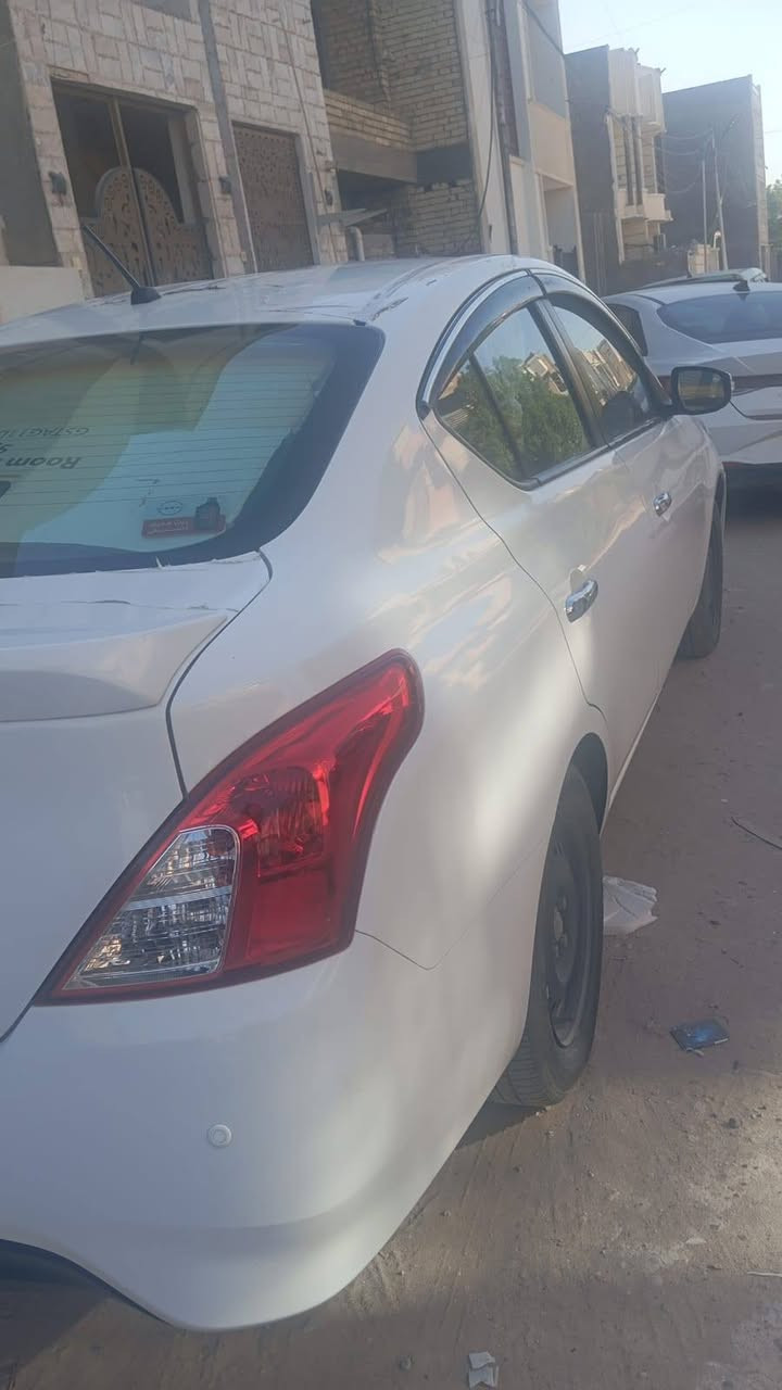 نيسان سني  مصري  موديل25 بأسم شركة 
مكفوله من الصبغ و التبديل فول اربع جام كهرباء قطعتين تبريد
مدوشمه عام ارضيه وصندوك تخم تاير جديد 
كير محرك بلاد ممفتوح ماشيه 62km

السعر 122 وبيها مجال بسيط حك الجيه 

مكاني الغزاليه 
للأستفسار الأتصال بالرقم
 ***********
