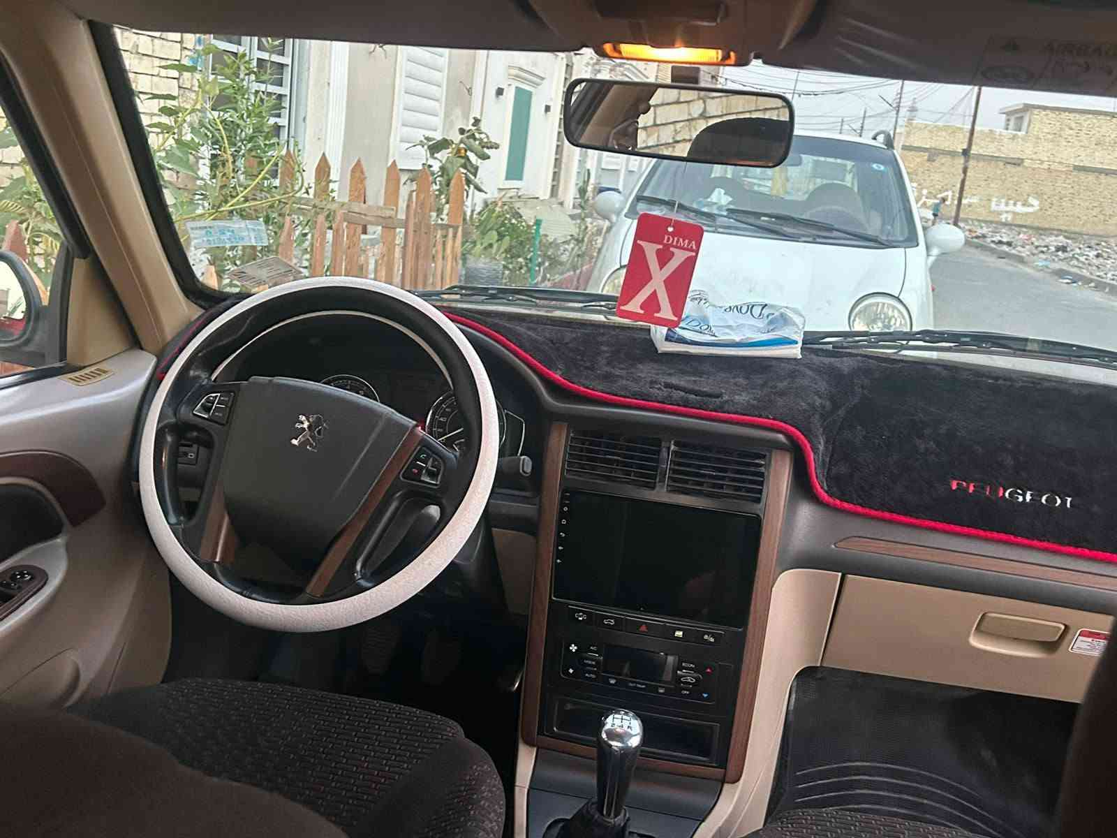 سلام عليكم بيجو بارص للبيع مديل 2021 سياره جديده 
تخم تاير جديد منضومه مال غاز بيه تبريد ثلج ماشيه 78حقيقي تحويل مباشر بسمك مكاني بغداد سبع قصور ***********
