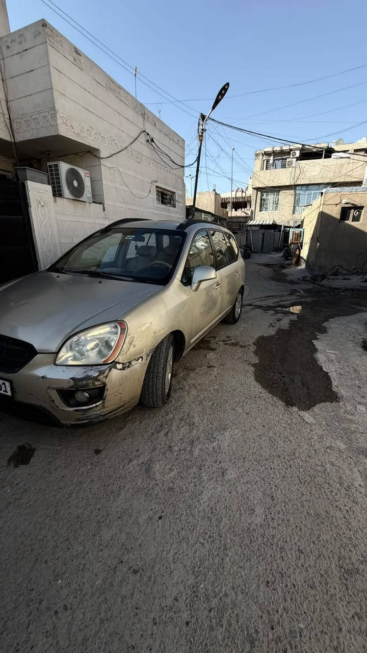 السلام عليكم 
كيا رندو رقم الماني جديد
6سلندر 2700
موديل 2008
5 راكب
سياره ماشيه 138 الف حقيقي
محرك و كير و تبريد خير من الله ما ناقصها شي 
بس صبخ مالتها جارد و بيها شويه نواقص بسيطه
مكان سياره بغداد 
سعرها 89 وبيها مجال بسيط
للتواصل خاص او على رقم ***********
