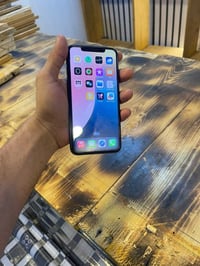 آيفون ١١ برو ماكس • ٦٤ غ.ب. • الخط متوقف