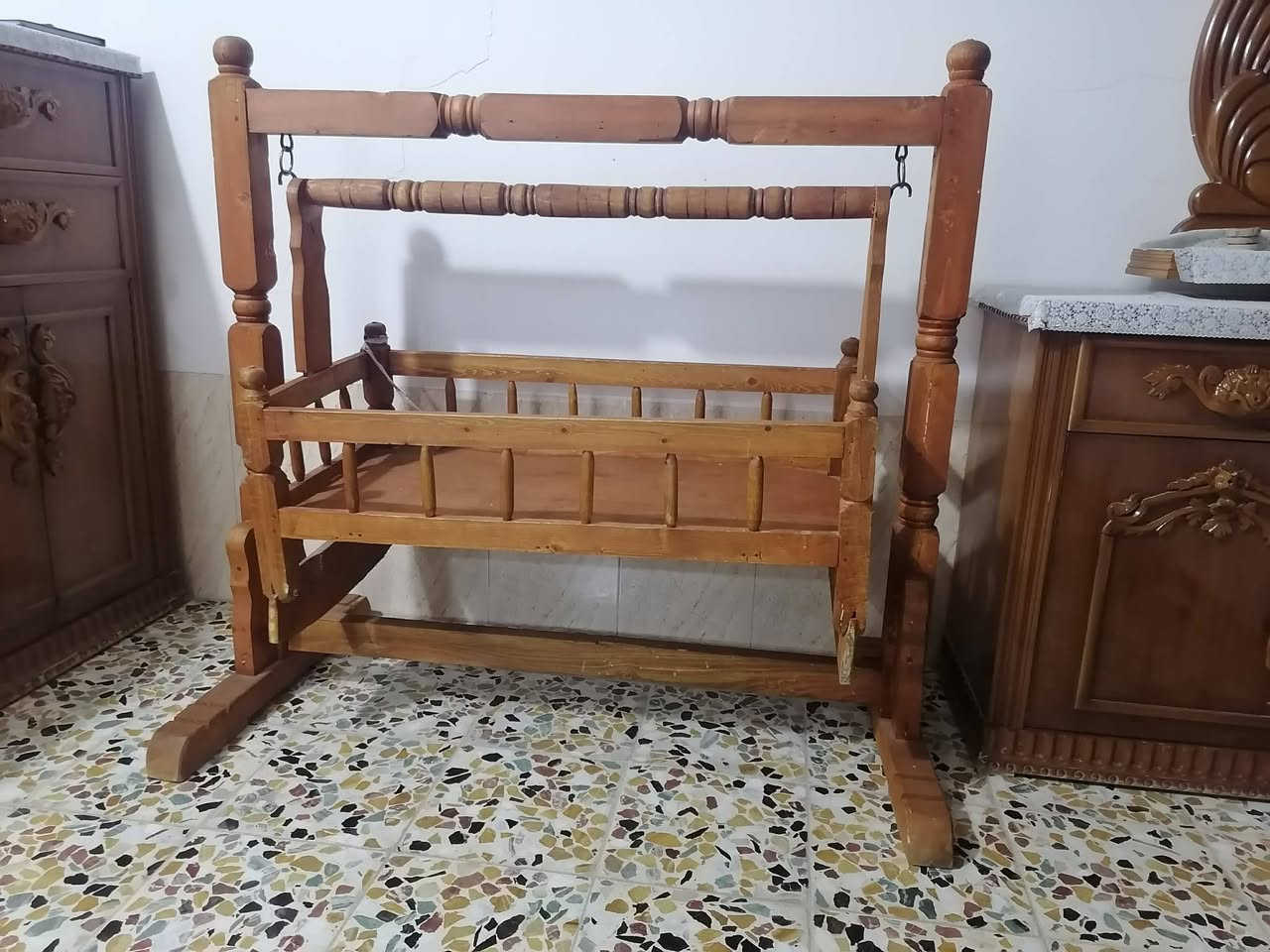 [1]ديديه نوم أطفال نضيفه كلش انضف من الصورة للبيع  السعر (٧٥) وبيها مجاال لطيبين
[2] تخت نوم مع الأسفنج  السعر (٣٥)  

🛑 #العنوان / موصل _سهل نينوى - قرية علي رش 

📞 رقم الهاتف _***********
