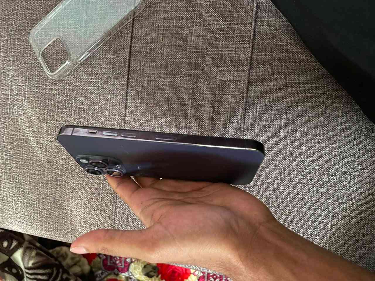 السلام عليكم 
ايفون ١٤ برو ماكس
ذاكرة ٢٥٦
الون كما موضح في الصوره
شريحة وحده
مبدل بطاريه
وشاشه 
كلشي شغال بي الفيس أايدي شغال
٥٥٠
نموذج M
الرقم***********
جهاز كلشي مابي
