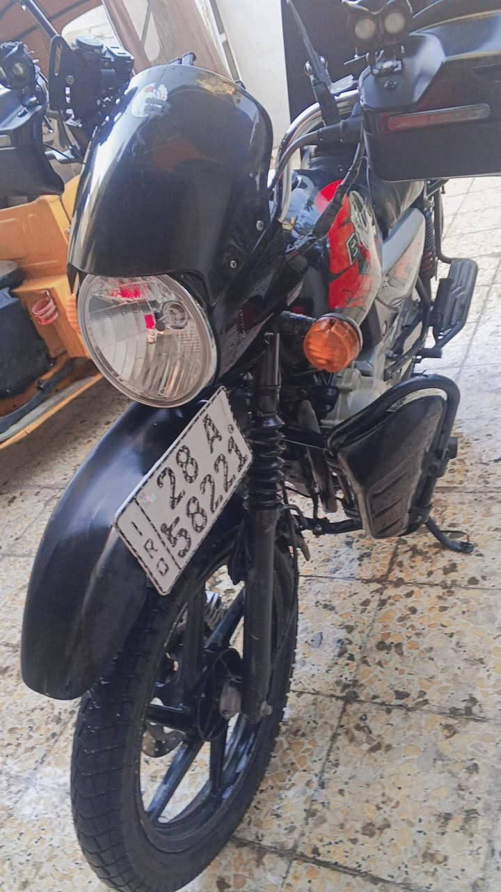بوكسر موديل 22محسوبه عل 23 
دراجه تخيل ناعمه الله شاهد نكره سلف 
مفتوحه مرا وحده وبعدها بضمان التجفيت شركه
سعر 2٫400
ثنين وربعميه وبيها مجال تجي ما ترجع فارغ 

مرقمه رقم نجف مشروع وطني تحويل ثاني يوم 
غراض 
زنون بومه زوج 
تايرات زوج جديد
درع ابو الجنط 
واقيات لكزز 
تجوه 
كهربائيات كلها شغاله من اللايت الخلفي لحد الايت الامامي 
بغداد البياع تقاطع درويش ***********
