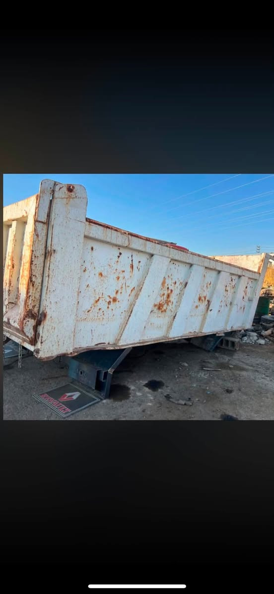 بۆفرۆشتن
بۆدی بیلاد ڕینۆیە 
زۆر پاک خاوێنە 
کامل جەگ هەموو شتێک پێوەیە 
سعرەکەیش مناسبە 
***********
***********
