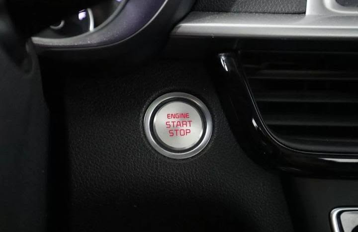 سلام عليكم
 سياره كيا اوبتما لي البيع 

KIA Optima‏‎ S 2020
كيا اوبتيما S 2020 فوول مواصفات من عدا الفتحه‏‌ تتحول مباشر السعر 153 ورقه.

رقم بغداد الدولي الجديد. 11 E

‏‎مواصفات السياره:
‏‌‎محرك :GDI 2400
 رادار جانبي امامي .
‏‌ نقطة عمياء
‏‌‎تحديد مسار
‏‎بريك ذاتي عند اقتراب من سياره قريبه 
‏‌‎فول تحكم ستيرن
(تشغيل بصمه) 
‏  AC/تبريد
‏‌‎ليد امامي نهاري 
‏‌‎بك لايت ليد ‏ 
‏‌‎اشارة بالمراية
(حجر البيئة اصلي موجود)
 تايرات ويل كب حجم 18t 
دهن و فلتر جديد
ارضيات السياره جديد
تايرات قبل 4 اشهر جديد
‏‌‎
‏‌‎شاشه جبيرة لمس تدعم Car Play /Android 
‏‌‎كامره ‎
‏‌‎ثلاث وضعيات قياده
Eco-Comfort-Sport
دبل سألنصه 
‌‌‏حساس اطارات 
‏‌‎بلوتوث اوكس Usp حاكيه تلفون 
‏  ترحيب عند الاقتراب
فلتر + دهن + فلتر هواء جديد ماشيه69 الف ميل فقط ،
       مكان السيارة بابل/ الكفل.

السياره وارد امريكي:
 بدون حادث فقط باب خلف عكس السايق يوجد ضرر خفيف.
الضرر
//تعديل باب خلف عكس السايق بي تكحيل شويه نازل عل جاملغ فقط فقط تكحل غير مصلح.
هزه و سنويه قبل سنه

الشراي يتصل مباشر ما اجاوب على رسائل.
شكرآ و اهلا وسهلا 
*********** المحاويل, بابل
