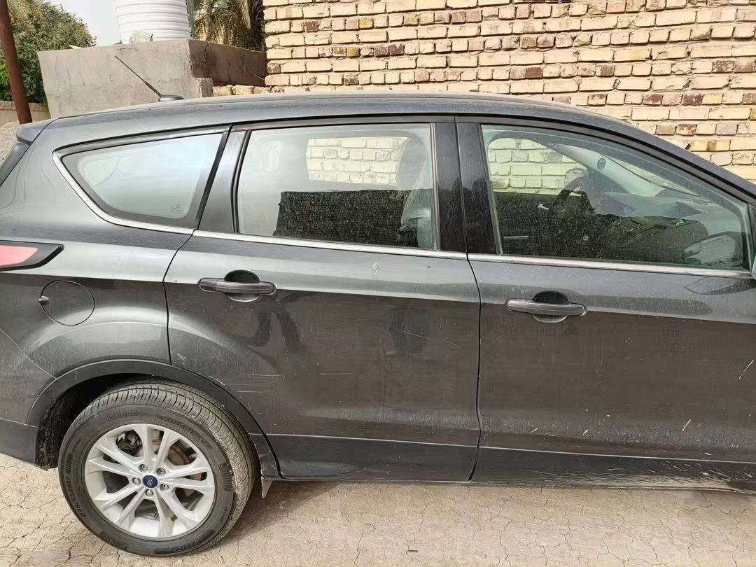 السلام عليكم 
فورد سكيب 1.5 تيربو 4 سلندر 2017 وارد امريكي فقط تبديل دعايمه اماميه +
قطعتين في العراق نص باب وباب كامل وجاملغ شبر ابيع 3 قطع صبغ وتعديل بدون دواخل + صور الحادث عندي جانت ضربه بالصفحه  السيارة خير من الله كير مكينه حداديه 
رقم بابل انكليزي سنوينها لل2031 + هزه جديده 
السعر : 125 ورقه وبيها مجال
***********
