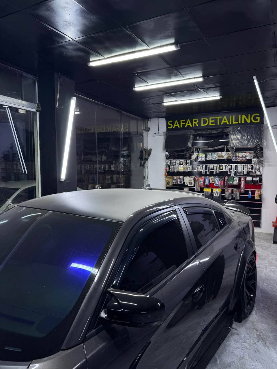 Dodge Charger 2018 lizare Dubay (RT)

📍 شوێن: قەلادزێ
لیزری دوبەی
سەیارەکە زۆر پاک و نموونەی جوانیە، کامل دەسکاری و 
سپۆرت کراوە.

مواسەفات:

* مەکینە5.7
* 4 تایەر و ویلەکانی نوێ
* قەپات مواسەفات (بێ سلاید)
* بەسمە و شەخال 
* کوشن کارەبا
* کوشن هیتەر
* 

سەیارەکە لە ڕووی پاکی و دۆخەوە زۆر جوانە، 

شوێن:قەلادزێ
رقم:[***********] بشدار, السليمانية
