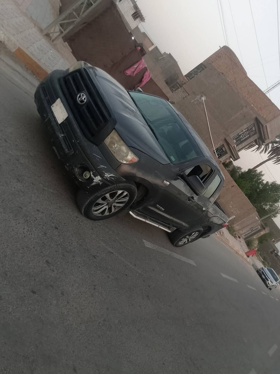 السلام عليكم
بيكم تندر مناسبه جدا 
مكينه وكير مكفولة 8 سلندر
فور ويل كير تعليك 
بدي طويل سياره جارد  وبيه شخط ستوته واضح بالفيديو 
تتبريد التدفئة شغال   
موديل 12 مكانه كربلاء طوريج 
سعر السياره 90قفل 
موضحلك كلشي اذا شراي اتصل ***********
