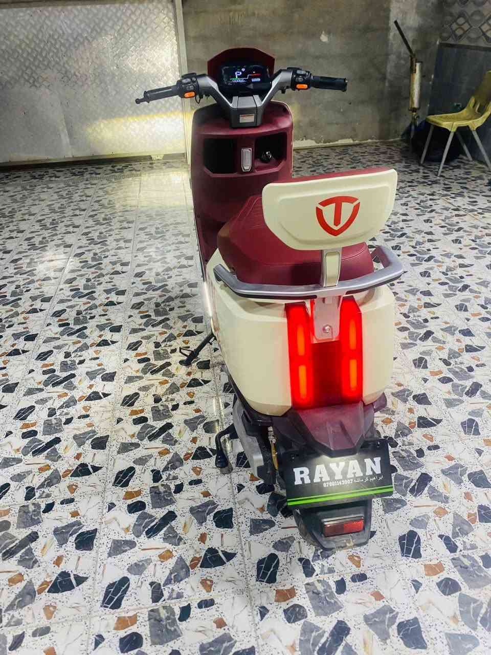 شحن • 6 بطاريات • 2000 واط