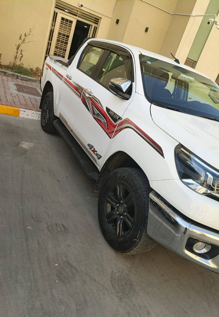 هايلوكس • ٢٠٢٥ • فورويل اتوماتيك
