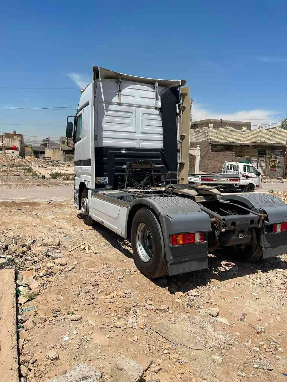 سلام عليكم سياره اكتروز للبيع
موديل 2000
مكينه جديده دمعه 
رقم بغداد مكاني بغداد 
رقم جديد 
السعر235
التواصل ***********
