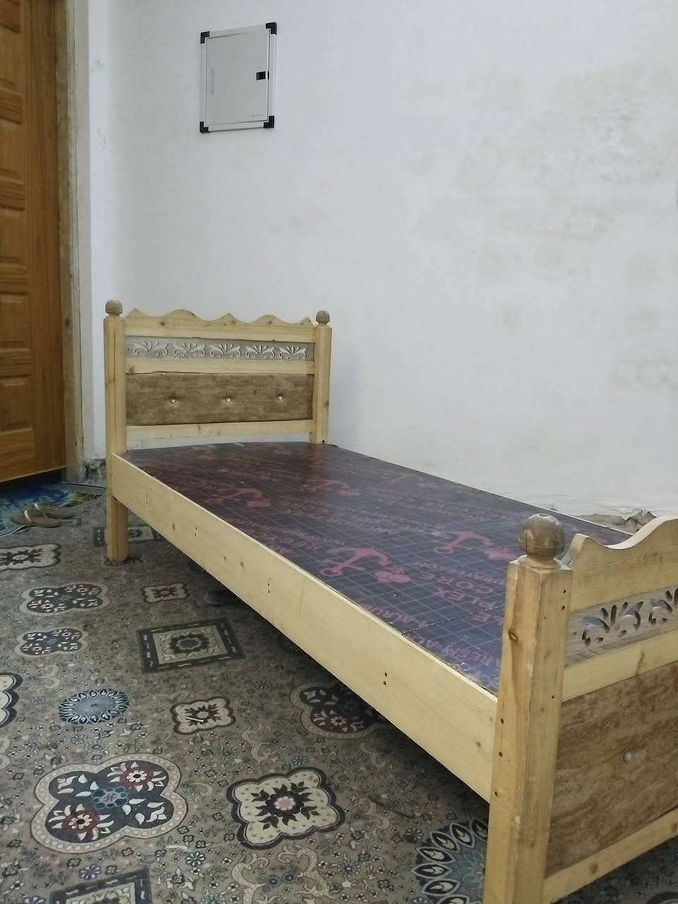 جرباية خشب درجة اولى ما مستعمل 55 الف للتواصل واتساب *********** بغداد حي السفير

