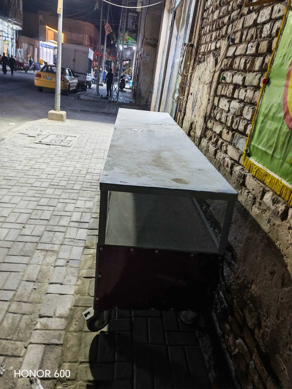 ميز حديد 3 أمتار ب متر  للبيع السعر خاص
***********
