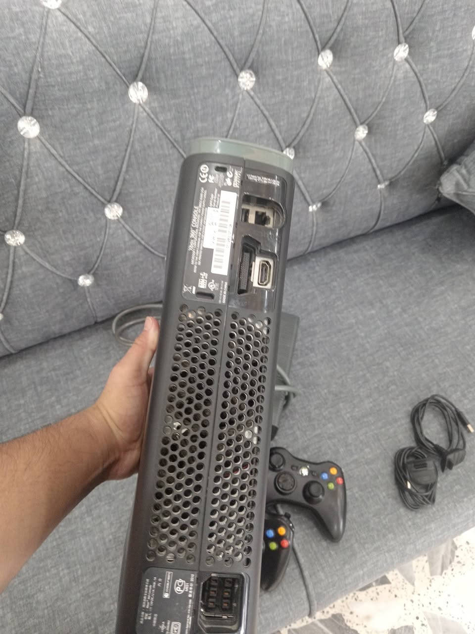 🎮 كاسبر Xbox 360  للبيع 🔥
📌 التفاصيل:
• الجهاز:كاسبر Xbox 360 
• الحالة: نظيف ومرتب
• 🎮 عدد اليدات: 2 بلوتوث
• 🔋 بطاريتين قابلة للشحن
• 🔌 شاحن البطاريات موجود
• ⚡ محولة الكهرباء موجودة
• 🔌 جميع الكيبلات موجودة
• الجهاز شغال ومفحوص

🎮 الألعاب الموجودة:
• Call of Duty: Black Ops 1
• Call of Duty: Black Ops 2
• Call of Duty: Black Ops 3
• Call of Duty: Advanced Warfare
• GTA San Andreas
• FIFA 19
• FIFA Street
• PES 18
• WWE 
وبي بعد العاب 

💰 السعر: 135000 وبي مجال 
📩 للتواصل: خاص او على الرقم: ***********

