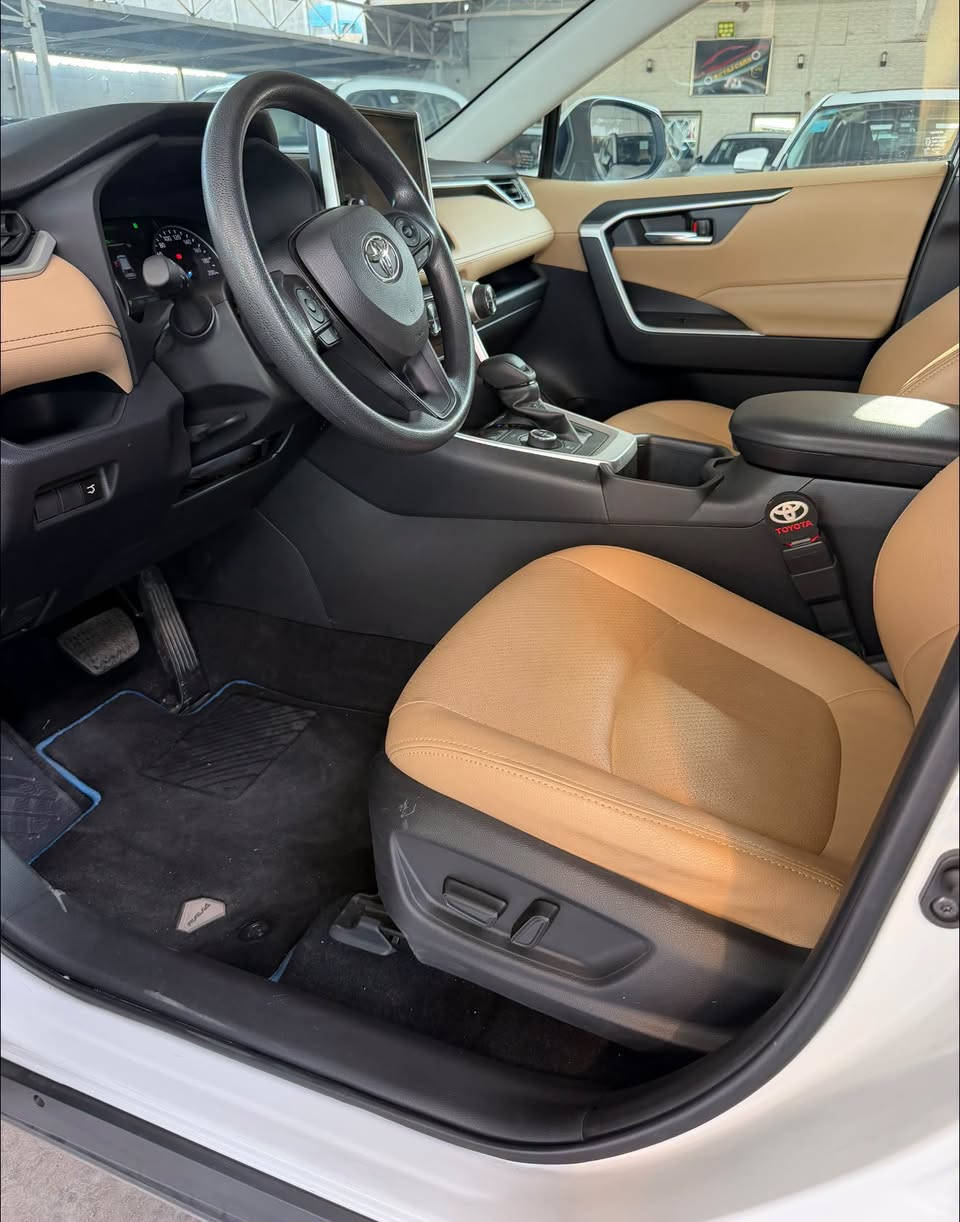 تويوتا راف فور XLE بريميوم 2025
RAV4  XLE Premium 2025
خليجي ياباني أصلي (عبد اللطيف جميل)

✨ المواصفات:
✔️ محرك 2500 هايبرد
✔️ فور ويل AWD
✔️ مقاعد جلد بيجي 
✔️ كرسي السائق كهرباء 
✔️ صندوك كهرباء
✔️ مري قابلة للطي كهرباء
✔️ حساسات امامي + خلفي اصلي
✔️ شاشة جبيرة اصليه + كاميرا
✔️ كرسي السائق كهرباء 
✔️ حمالات سقف + بروجكتر 
✔️ رنقات 18 إنش
✔️ لايت فول زينون + LED
✔️ باقي المواصفات المعروفة من تويوتا

📌 الحالة: مستخدم نظيف شبه زيرو
📊 العداد: 2000 كم فقط 
🛡️ مكفولة بدون بارد او تبديل او اي ملاحظة

📍 العنوان: بغداد – معارض البياع / الشارع الرئيسي

📞 للحجز والاستفسار:
***********
***********
***********
***********
📮 لمعرفة السعر علق برقم (1)
