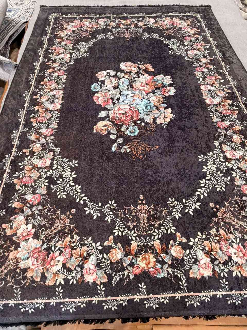 معرض العزيز اسعار جمله واتساب ***********
بيع جميع انواع الكاربت والزوالي المشتل شارع الجامع مقابل فلافل رزاق مستعدون لتجهيز دوائر الدوله لدينا كادر مختص في الفصال والريافه حسب الطلب وصل البرلنت تركي درجه اولى اصلي
