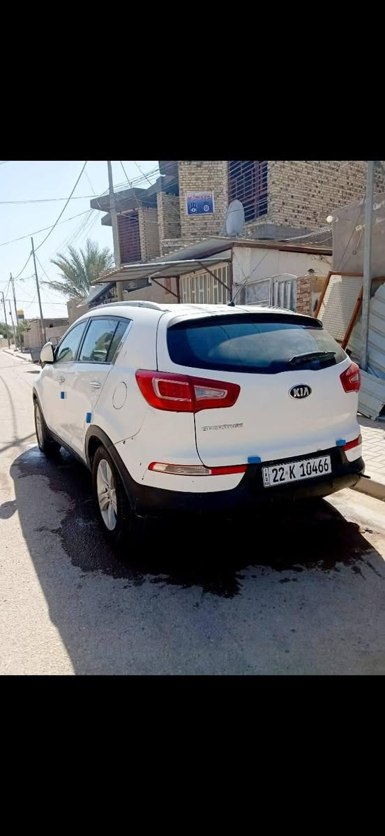 سبورتج موديل 11 مكينة 2000 خليجي رقم اربيل دولي باسمي حادث خلفي بدون دواخل بيها صبغ بيبان وجنطه ابيع احزام بجم كبس ابلادي مكينه وكير شرط تبريد ثلج تخم تاير كشنات جلد شاشه وكاميره حساسات مري شفط سيارة خير من الله تريد مداور تريد وكالة مكان السيارة الديوانية للتواصل ***********
