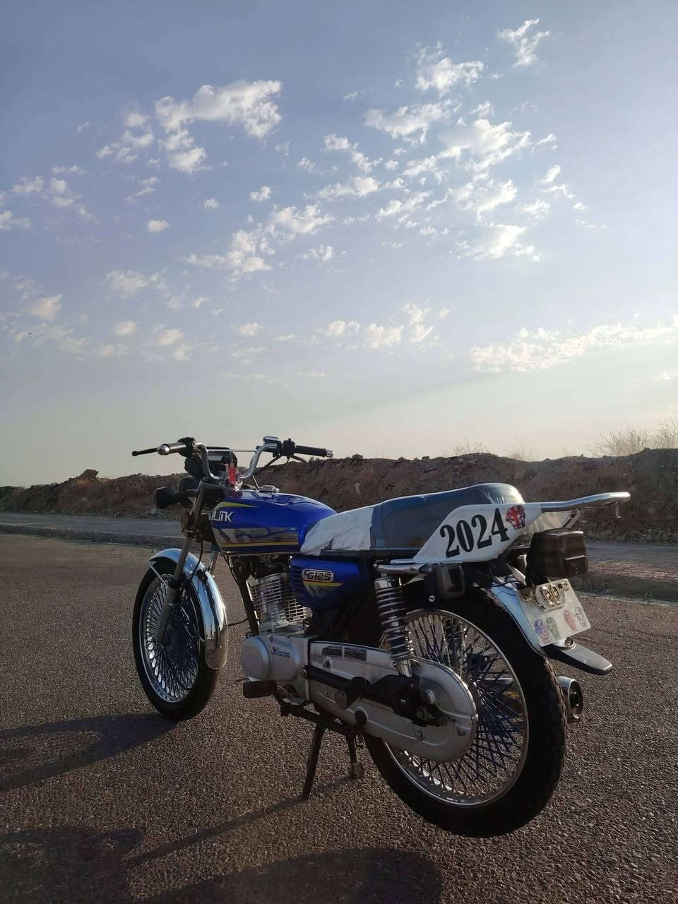 سوك للبيع موديل 24سعر 550بيه مجال محرك كبس بس بيه صوت فيلس لتصال ***********
