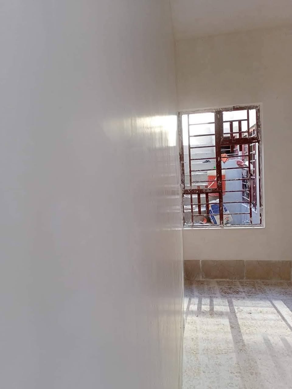 كادر عمل من الموصل اصطه بياض ولبخ اتصال على *********** يوجد واتساب
