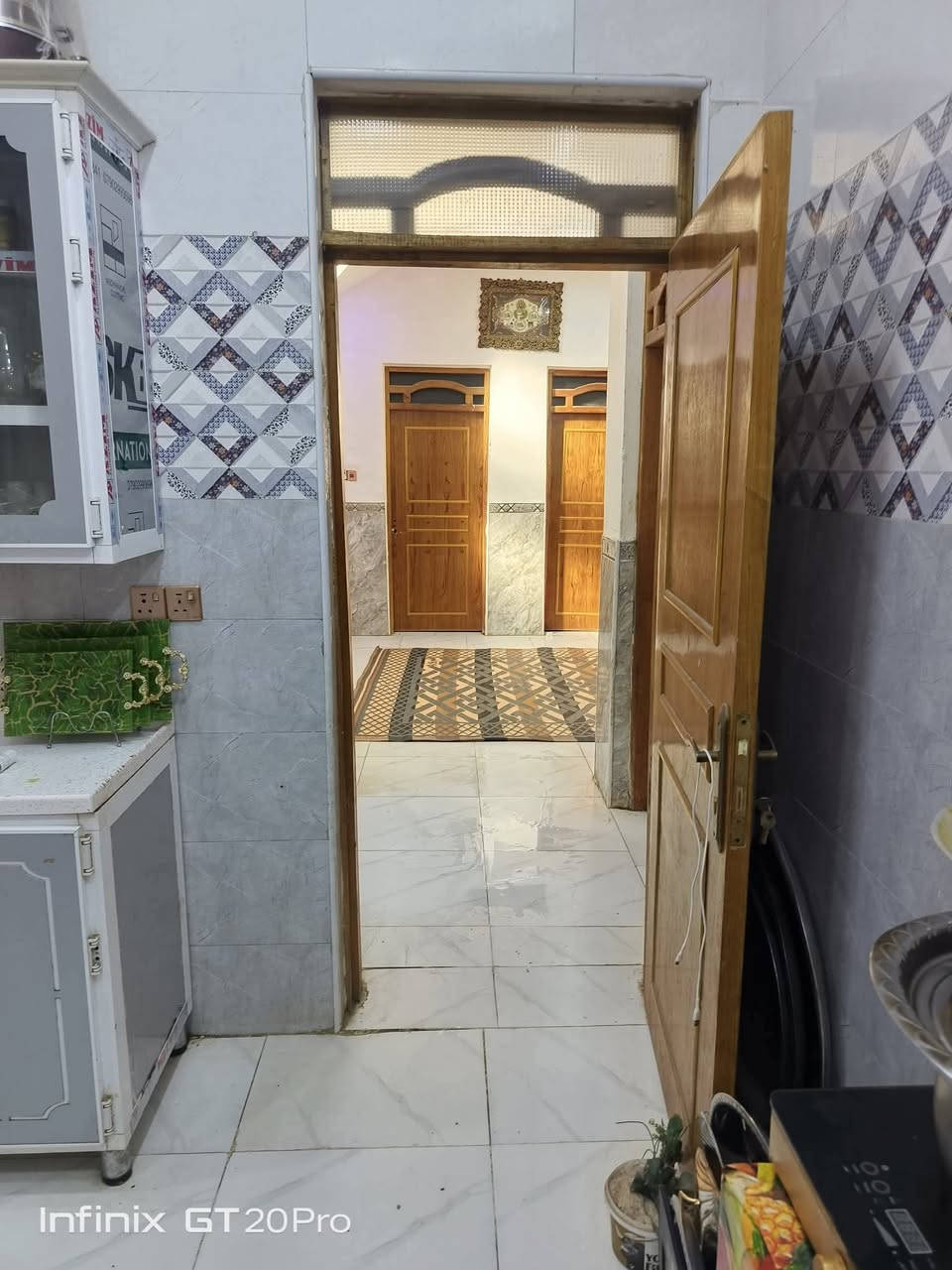 بيت للبيع  
دار طابو صرف 
سنة البناء (٢٠٢٣) 
 *طابق ونص*
مجموع الغرف (٤) 
الطابق الاول كونكريت صب
والثاني عكاده
١- استقبال _ مساحة ٤×٨ 
٢- صالة _ مساحة ٧×٨
٣- حمام داخلي 
٤- منور 
٥- غرف عدد(٤) مساحة٤×٥  
خريطه واسعه
الواجهة ٩ 
والنزال٢٠
العنوان (حي الشهداء) 
قرب جسر الزهور    
--------------
للاستفسار اكثر واتساب وانتصال 
  ***********
