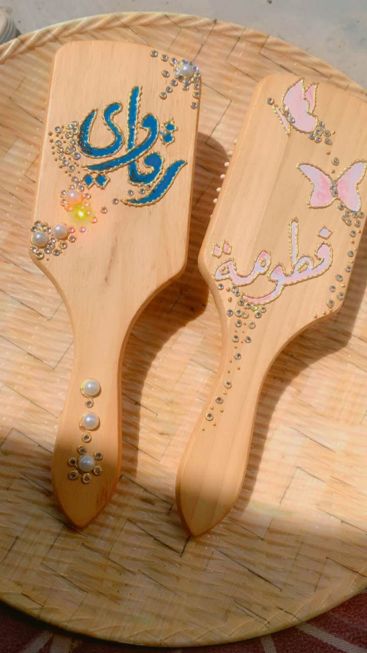 حسب الطلب بغداد, العراق

نص مكتوب في الصور:
- عليهم عرض لفتره محدودة 💙
- Maryamana.95
- مُريمانة
- Maryamana.95 مريمانة