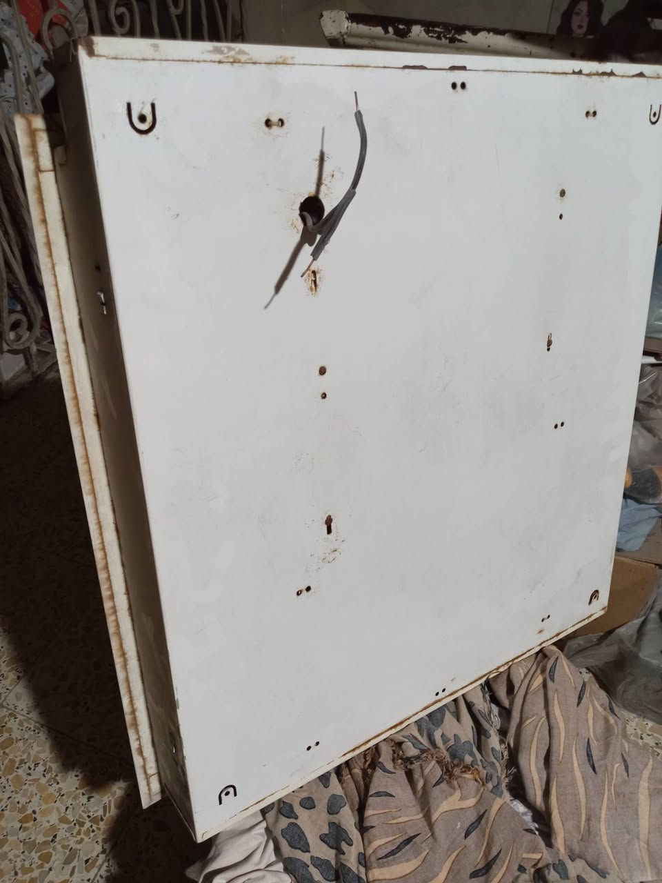 السلام عليكم
قاعدة شمعة رباعية ٢ قدم  حجم ٦٠ * ٦٠ عدد ٩ نظيفات و كاملات بيهن شمعاتهن شغالات
سعر القطعة ١٥ الف  قطعتين ٢٥ الف مكاني المشتل
***********
