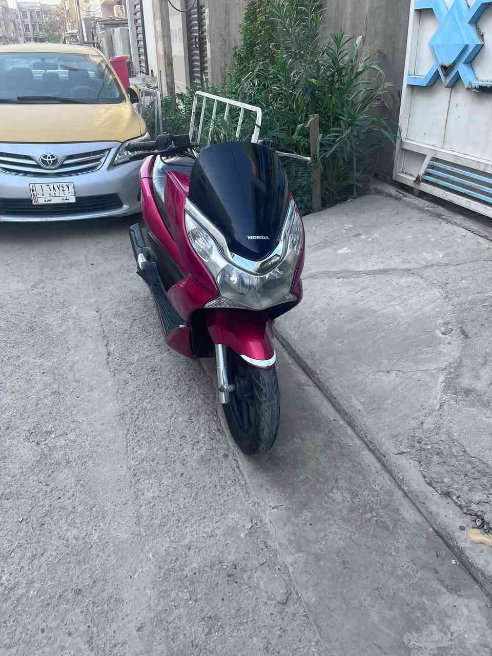سلام عليكم PCX جيل اول ياباني
مكينة 150كفالة عامة
 حساس ازدحام ستان كهربائي كهربائيات شغالة 
 مكاني بغداد حي الجهاد السعر قفل بدون عملة ١٢٠٠
رقم *********** بي واتساب
