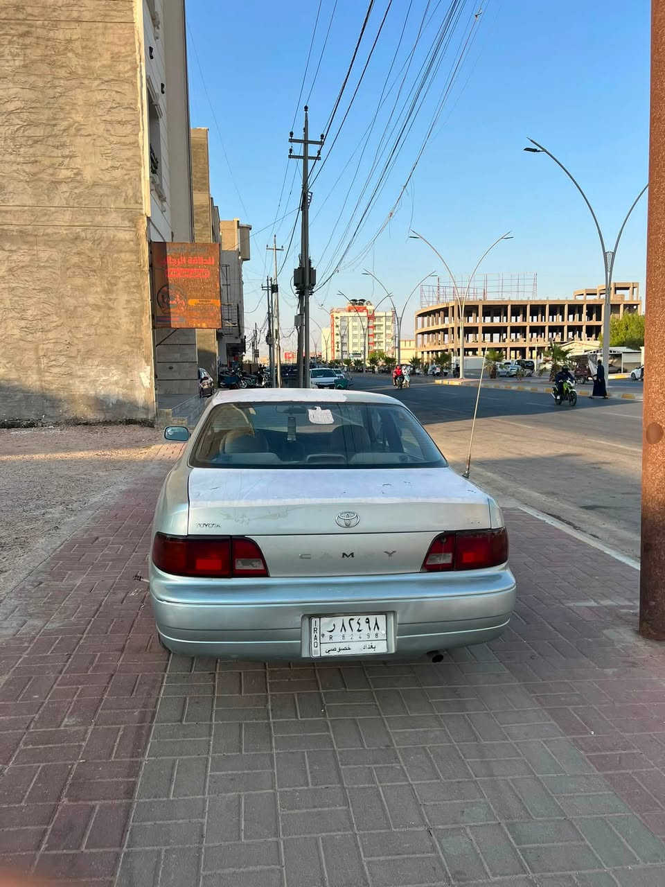 كامري موديل ١٩٩٦ رقم بغداد 
سياره بلاديه مكفوله كفاله عامه فول مواصفات تبريد وفتحة سقف محرك 2000 مكفول سياره جاهزه مابيها اي نقص سعرها ٤٩ مكان السياره الرمادي 
***********
