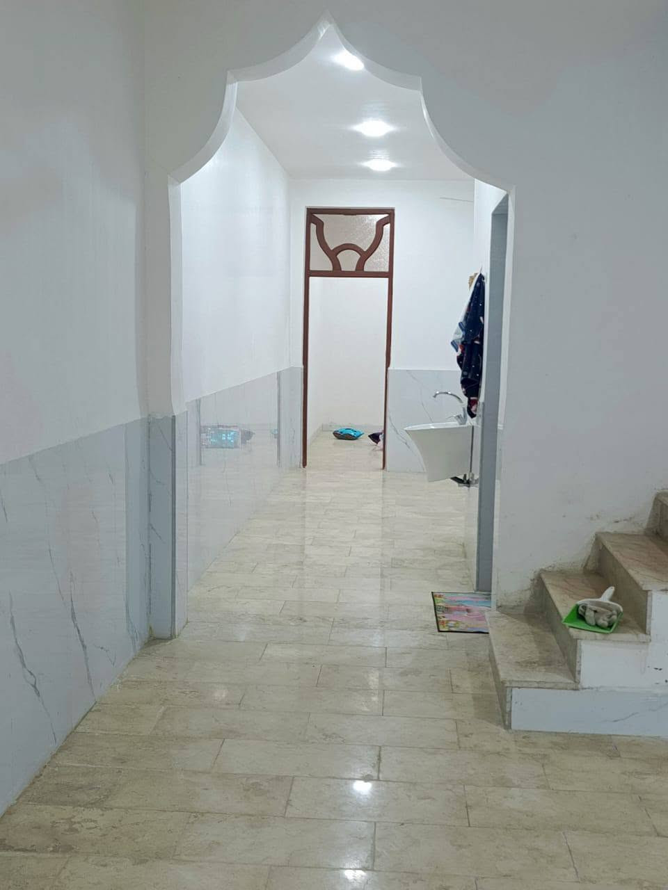 دار سكن للبيع مساحة 150 متر  بناء حديث 
منطقة #حي_الحوراء (شارع الكفاح) 
المربع الذهبي 
#مطلوب_اسكان 55
#مقدمة 75 

للتواصل الاتصال على الرقم 
‏‪***********‬‏
‏‪***********‬‏
***********

عنوان المكتب/ حي الحوراء (شارع الكفاح) قرب حسينية عبدالله الرضيع 
#مكتب_عقارات_محمد_المرياني

