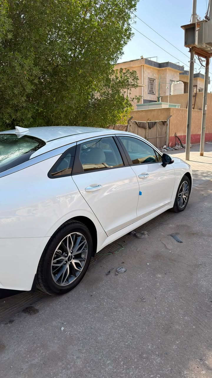 كيا K5
موديل :2022
كفالة عامة من كلشي 
وارد خليجي 
المحرك 2000 دوش بحالة جيدة جدا 
العداد : 81 الف 
بصمة دخول ذكي مري شفط 
تشغيل عن بعد 
مثبت سرعة حساسات امامي وخلفي وجانبي
شاشة معلومات كبيرة 
5وضعيات قيادة 
السيارة جديدة بمعنى الكلمة استخدام شخصي وبسيط 
تخم تاير جديد 
السيارة معايزة اي شي 
مكان السيارة نجف 
السيارة باسمي تحويل ثاني يوم باسم شركة
السعر :182$ وبيها مجال 
للاستفسار والتواصل على الرقم :***********
