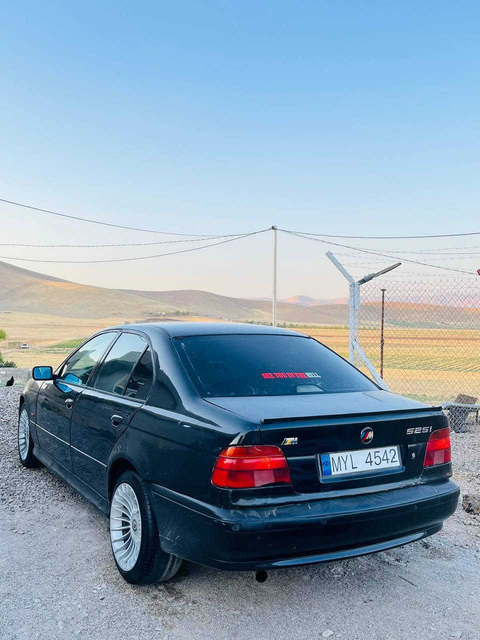 BMW Saqar
مەکینە 525 کەپس گێڕ عادی
مۆدێل 1998
گێڕو مەکینەو کارەبای بەشەرت
تەقەو ڕەقەی نیە
تەبرید لەسەر سویچ
موسو بڕاوە بەشەرت
دوو جام کارەبا
کوشن هیتەر
چوار تایەو ویلی لۆکی لە ژێرە
مەنەفێست ئیبرایم خەلیل
خوار هەموو بازاڕ
29 گەڵاو مەعامەلە 
گۆڕینەوەش ئەکەم لەسەر دڵگرتن
شوێن دەربەندیخان
***********
