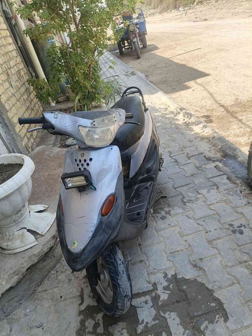 اخوان دراجه نهضه ضعيفه لكن سرعه فول رايده 150وهاذ رقمي *********** كلها على وضعها البلادي
