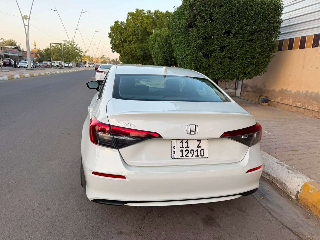 السلام عليكم
هوندا سيفك 2024 
فول مواصفات 
فتحة 
بصمة 
شاشة 
كامرة حساسات 
محرك 2000 تنفس طبيعي 
رادار. امامي خلفي جانبي 
السيارة بدون صبغ كلين فقط الدعامية الامامية مصبوغة 
الانبار هيت 
***********
