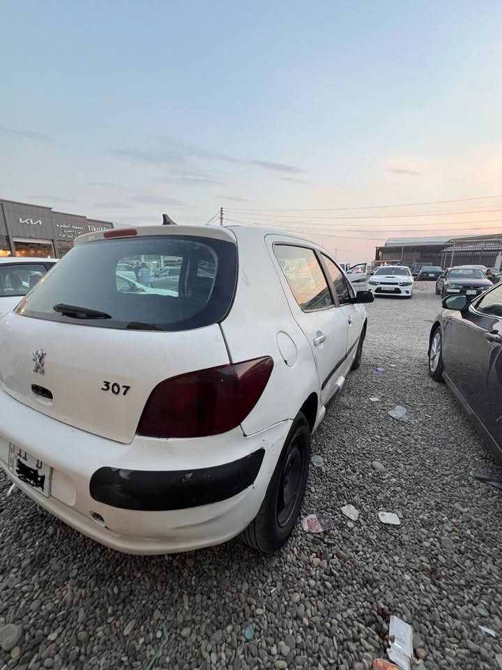 السلام عليكم بيجو فرنسي 307 موديل 2005
تبريد ثلج
رقم بغداد دولي جديد سنويه 2031
باسمي السيارة
تخم تاير جديد 
تحكم مري
دوشمه
كير ومحرك مكفولات جديد شادهن 
مابيها اي جطل السيارة بل كهرباء 
مصبوغه عام 
سعرها 43 وبيها مجال 
مكانها بغداد 
***********
