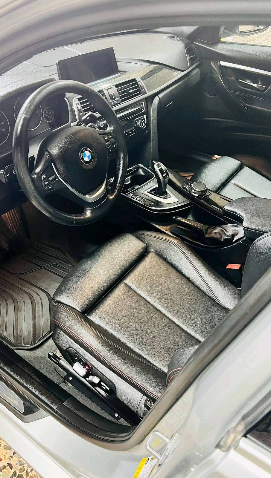 للبيع/BMW/ 330/ 2018
المحرك (B48) 2.0 T
وارد امريكي بدون حادث 
الحاله / تقرير وبشرط قطرة ماء مابيها تجي تفحص وين ميعجبك 
السيارة بحاله ممتازة (صفر مسج )
المواصفات 
فتحة سقف 
شاشة + مقاعد جلد كهرباء  ميموري وخزن والكشن 3 قطع / صندوق كهرباء 
تدفئة كشنات + تدفئة الاستيرن 
داتا شووو 
السيارة بحاله ممتازة وماشيه 82000
السعر / 185 وبيها مجال 
الاتصال / *********** 
*********** / علي