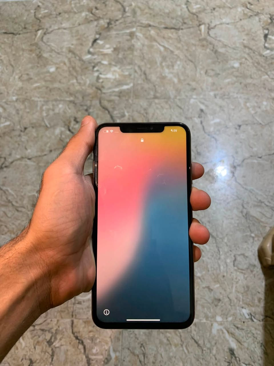 سلام عليكم آيفون اكس إس ماكس بطاريه 86ذاكره 256 ما مفتوح ما مفتوح كامرات فول للبيع السعر 250وبي مجال فقط ضهره مكسور /***********@إشارة
