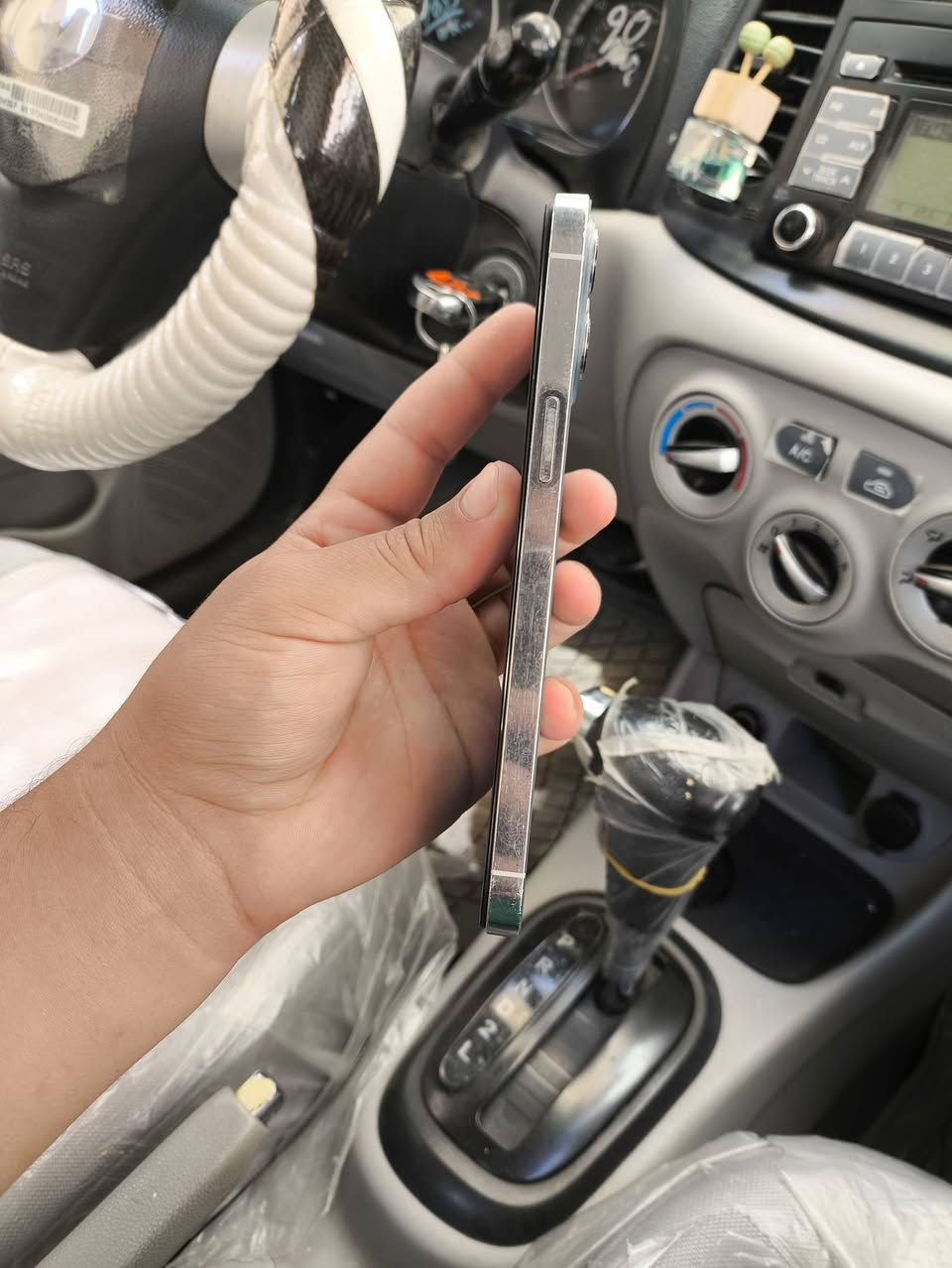 📱 آيفون 12 برو ماكس | 128GB 🔥
🔋 البطارية: 100% (مستبدل أصلي)

⚙️ مواصفات الجهاز:
📶 تك سيم — شغال طبيعي
📡 وايفاي وشبكات — شغالات طبيعي
📸 كاميرا X1 — شغالة، تحتاج تنظيف
📸 كاميرا X2 — شغالة طبيعي
🔊 الصوت — شغال واضح
📳 الهزازات — شغالات طبيعي
📱 الشاشة — مستبدل أصلي (ثلث خيارات)
🙂 بصمة الوجه — تحتاج برمجة
💥 الكلاس — مفطور فطر بسيط، ما يأثر على الاستخدام

💰 السعر: 225 ألف قفلة

📍 الموقع: الموصل – الأيسر
📞 التواصل: خاص أو اتصال مباشر
📱 ***********

🕘 متواجد من الصبح لحد الساعة 3 ونص العصر

🚫 بيع فقط
🚫 توصيل ماعندي
