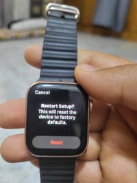 ساعه Apple Watch series 4 حجم:44mm اللون:gold titanium  الساعه مكفوله ...