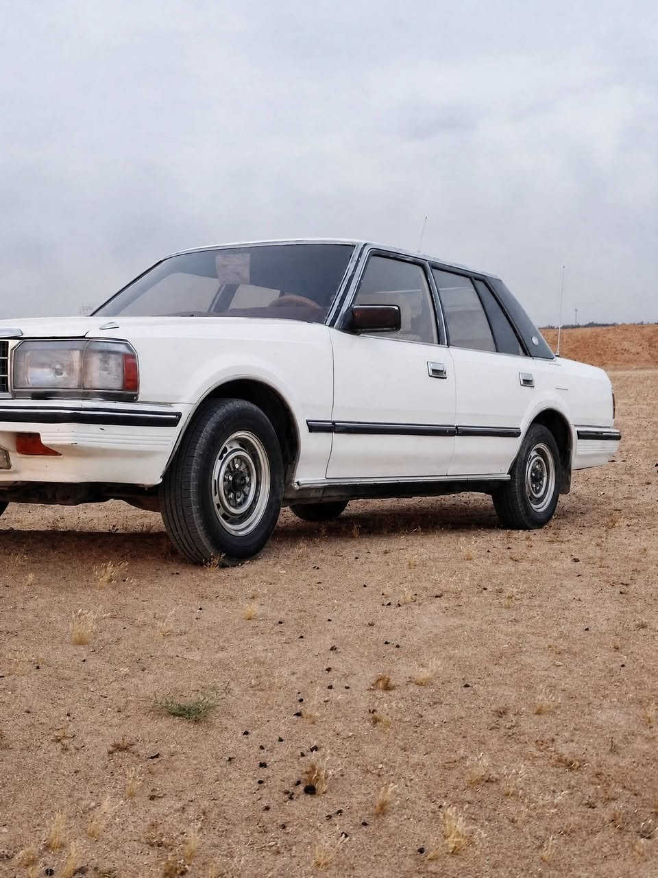 سلام عليكم
سوبر موديل 85 شكلها مرتب وحلو تخم تاير جديد 
مكينتها 2500vvti كير عادي كربائياتها تبريد جاهزه من كل النواحي والسيارة جاهزه اللاستخدام سيارة عملية وحلوه سياره موجوده بالبصرة وراعية بالبصرة ورقمها بغداد 
سنويته مامنتهيه لل27 
السعر 44 
***********
