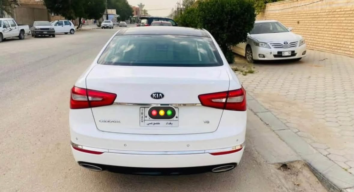 سلام عليكم
كيا كادينزا ٢٠١٥ خليجي بغداد
فول ١/١ 
سيارة بلادية مكينة وكير مكفولات
بيها قطعة صبغ اثر صخة بسيطة
السعر ١٤١$ وبيها مجال
بغداد
***********
