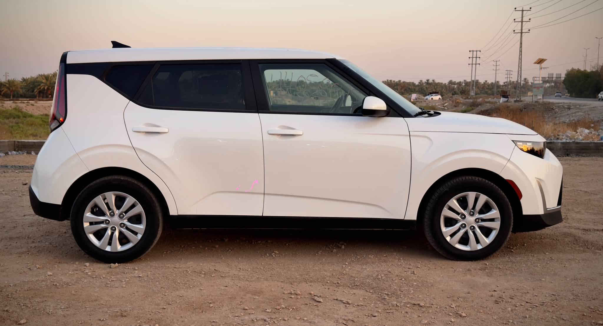Kia soul lx 2024
سول 2024
الضرر :صبغ مقدمه بنيد  فقط رادترات وتبريد بلادي على وضع الشركة ليبل واحد📄
اللون ابيض صدفي
ماشيه 9 الف
دخول جديد
مواصفات 
تحديد مسار
كامرة خلفية
شاشة كبيره ابل كار بلاي
مكاني بابل الحلة
***********
