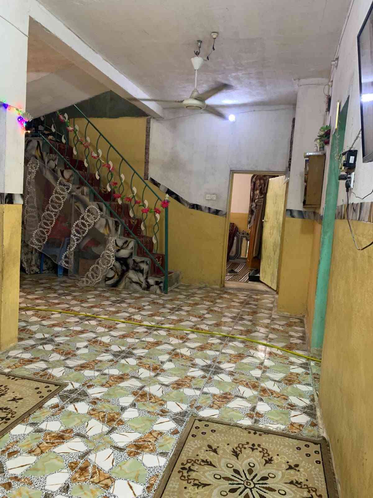 بيت للبيع سعر مناسب 28 مليون مع المجال المكان كوفه براكيه خلف مدرسه الازدهار يبعد عن الشارع 500 متر متوفر جميع الخدمات مساحه البيت 150 متر يحتوي على غرفتين نوم وصاله واستقبال ومطبخ وصيحات خارجية وداخلية أساس تجعيب بناء بلوك والسقف عكاده بيت جاهز كبل جيب غراضك وتكعد الشراي بخدمته *********** اتصل واتساب هم موجود وخاص
