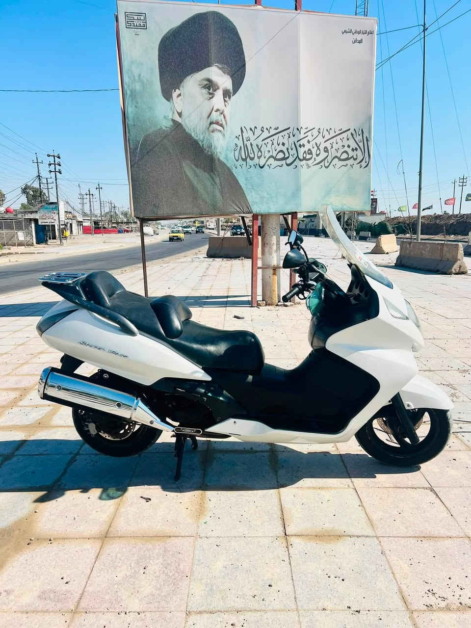 هوندا سلفر ونج 400
سلفر ونج 400 للبيع مكان بغداد فلكة المدائن نظافة كدامك محرك خير من الله فول100‎%‎  سعر 16 بيها مجال شي قليل حيل ***********
