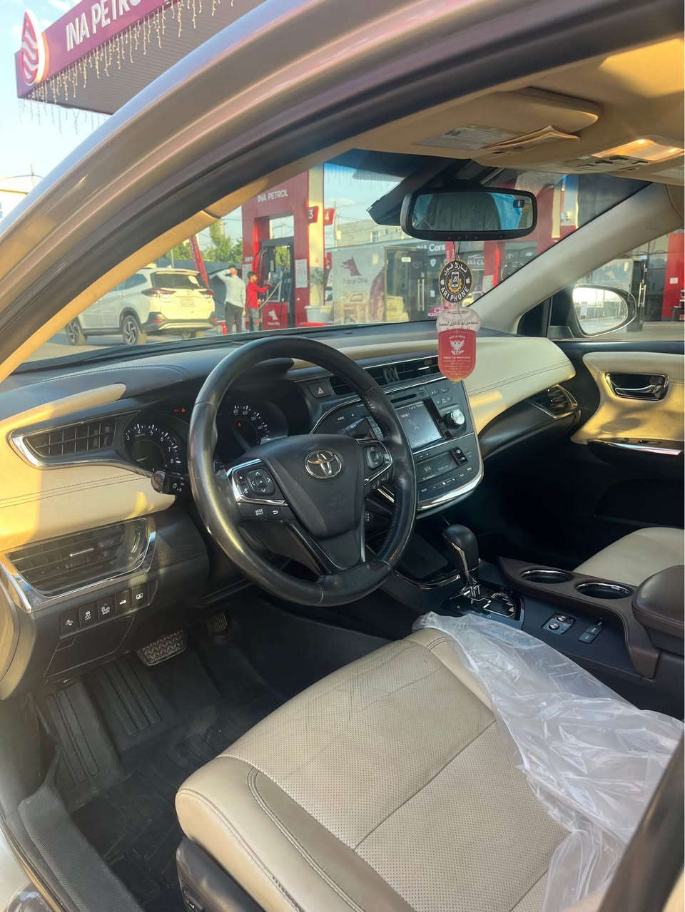avalon limeted 1/1 
قپات مواصفات.  2 سويچ. موديل 2018  ليميتيد 1
سلايت /كوشن خزن /كوشن تبريد/كوشن هيتر ٤/بصمه  
رادار پيش و پاش / قوديك رادار و هيتر /شحن وارليس
په رده كاره باي /تبريد مركزي /شاشه مه زن /ستيرن
ستيرن هيتر / ٣ مود ايكو نورمال. سپورت / ده ركه بصمه
ستيرن كهرباي /حساس / 
سياره گلك پاقشه. بي تعديل. 
كوشن لوك لوك بيلادي. 
٢ پارچه و نيف صبخ بي داخلي بي يرباك.   
سياره. وه زع شه ريكه.  
 110 هزارا بريڤه چوي 
رقم سنوي جديد 
تايره جديد  اصلي شه ريكه 
گير مه كينه كاره باي.  هه مى تشت ب شه رتن. 
دينارك مسرف تيدا نينه.  
سياره كامل سيرفيس كريه. 
تحويل. غرامات ب شه رتن
***********       واتساب و كورك زاخو, دهوك
